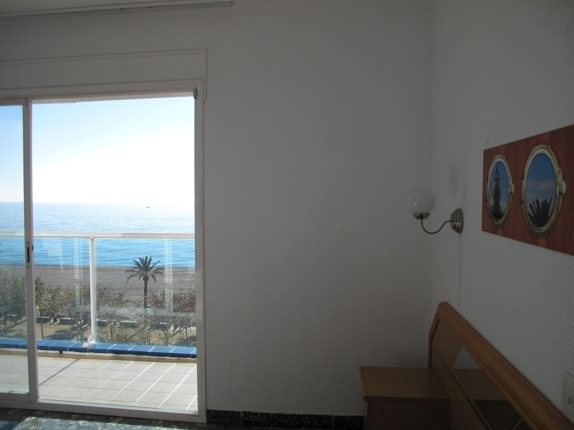 Hotel Fragata Calella Exterior photo
