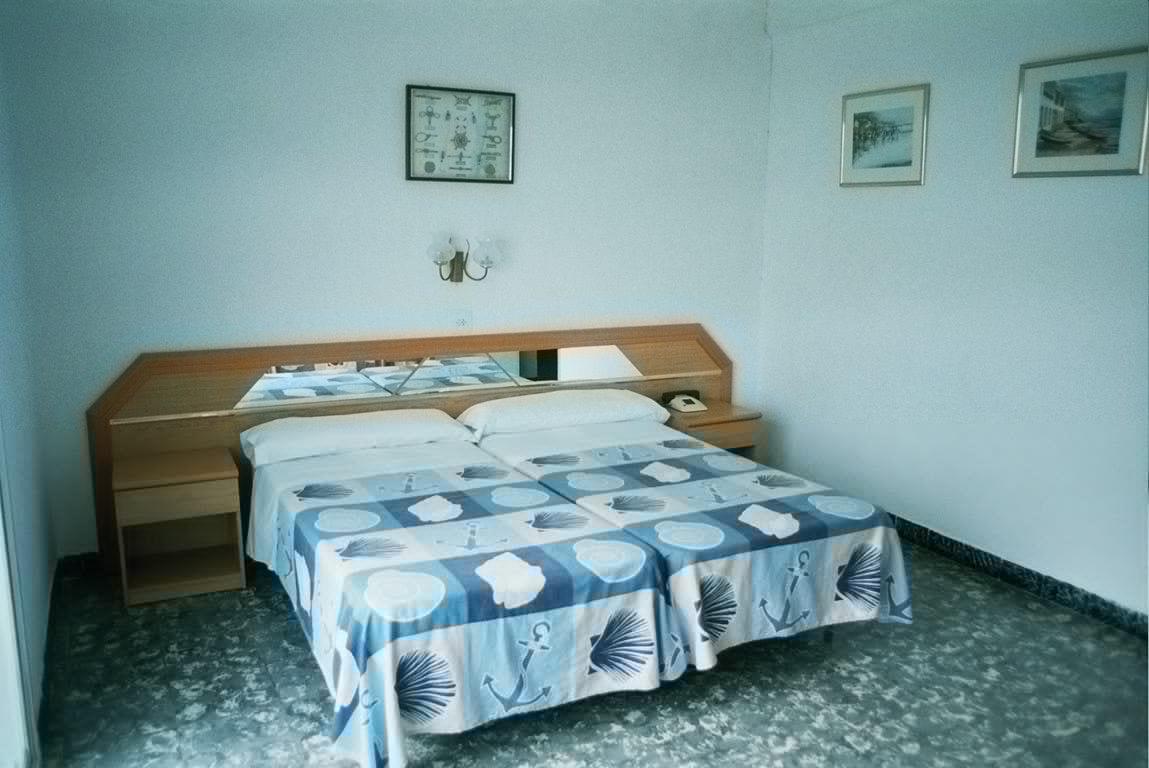 Hotel Fragata Calella Exterior photo