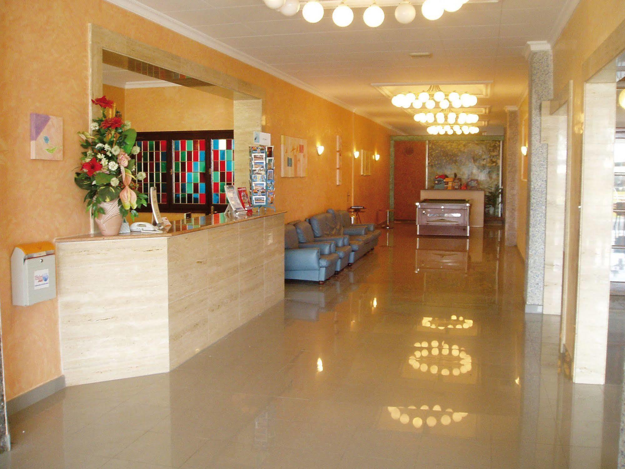 Hotel Fragata Calella Exterior photo