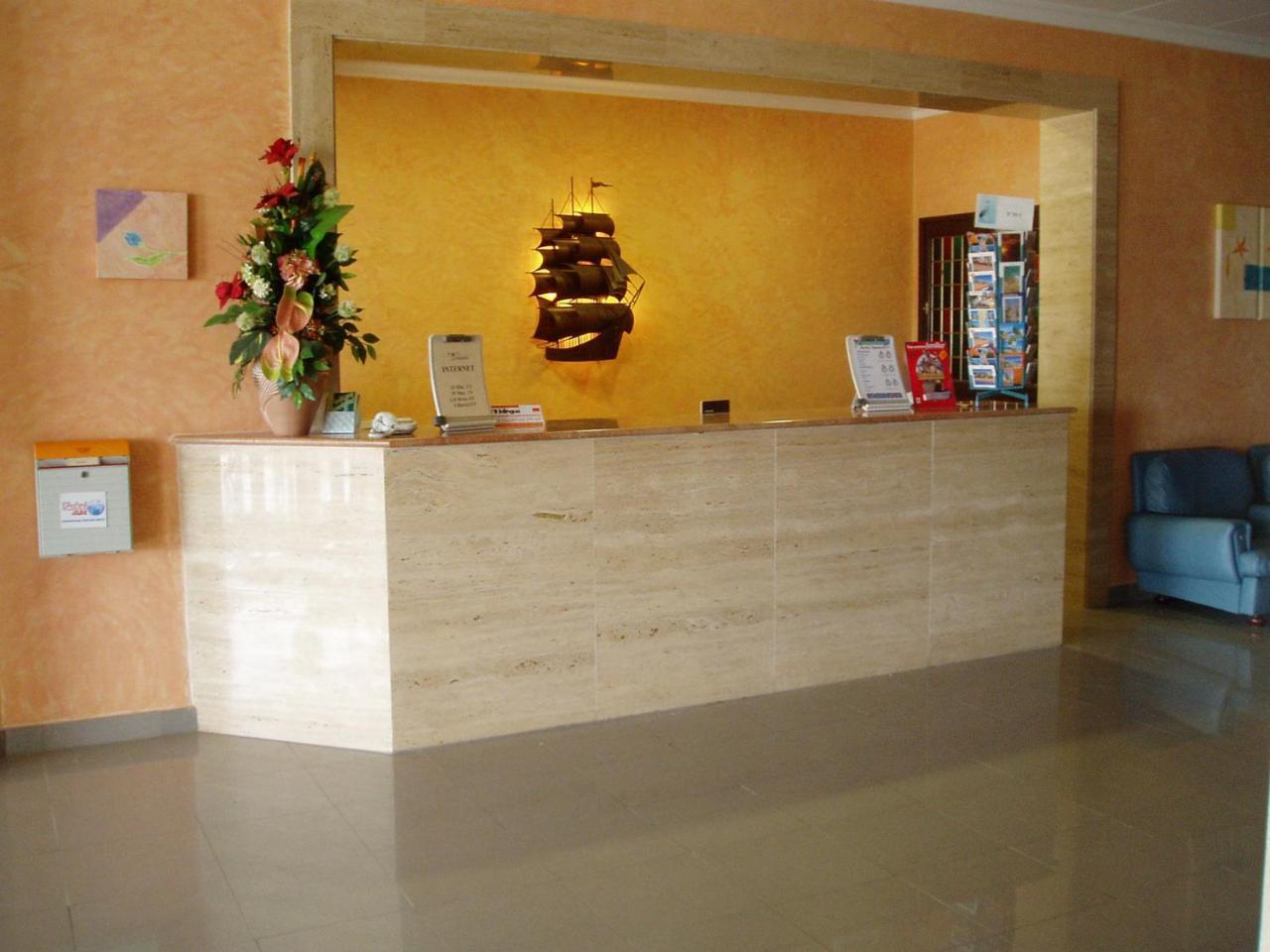 Hotel Fragata Calella Exterior photo